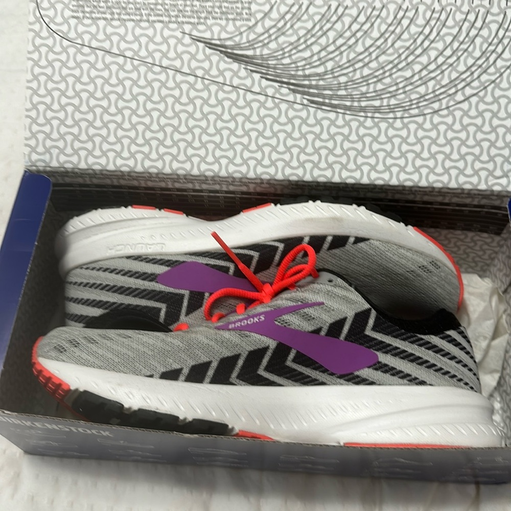 Brooks running show